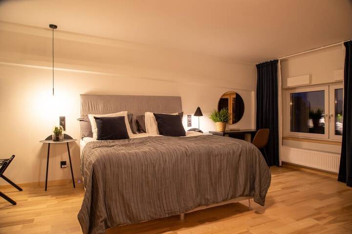 Room 11 of 28