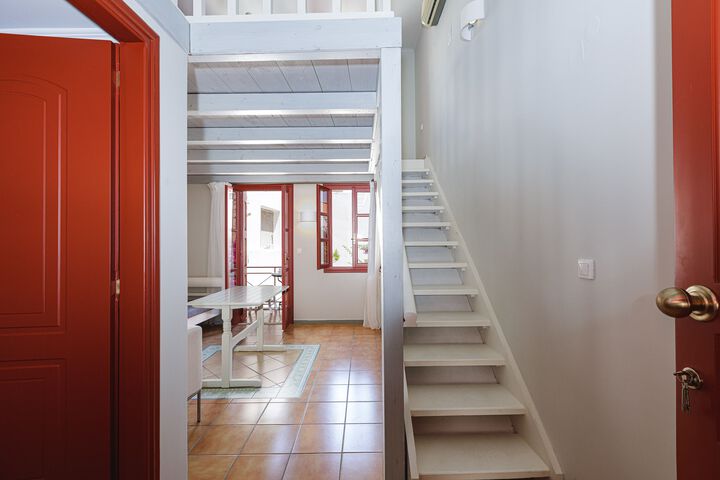 Room 10 of 23