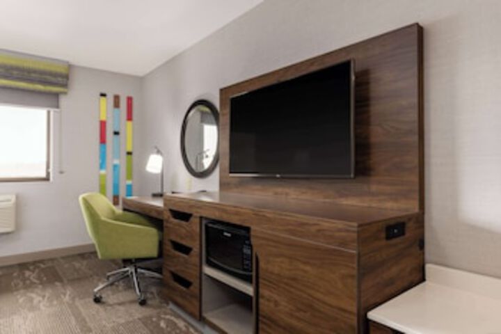 Room 37 of 261