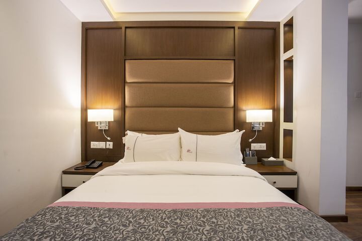 Room 12 of 25