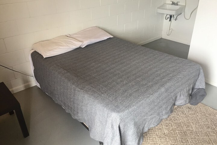 Room 9 of 23
