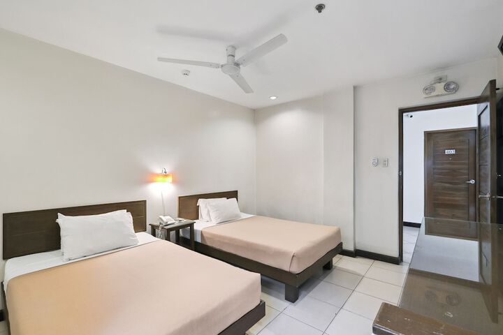 Room 11 of 26