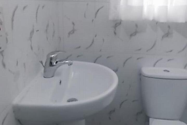 Room 4 of 34