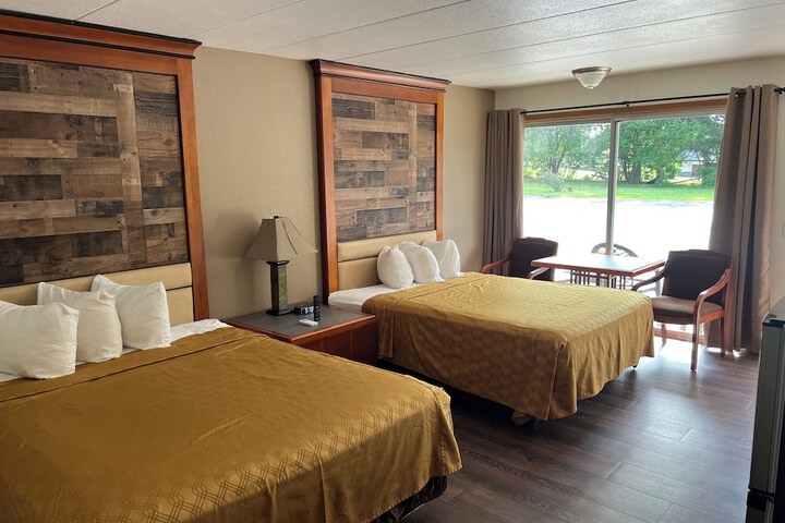 Room 54 of 180