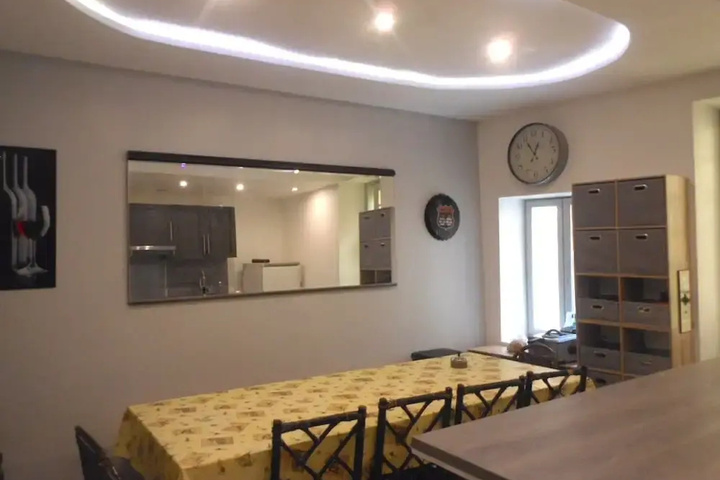 Room 5 of 14