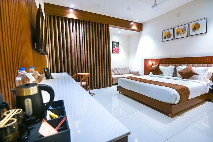 Room 13 of 25