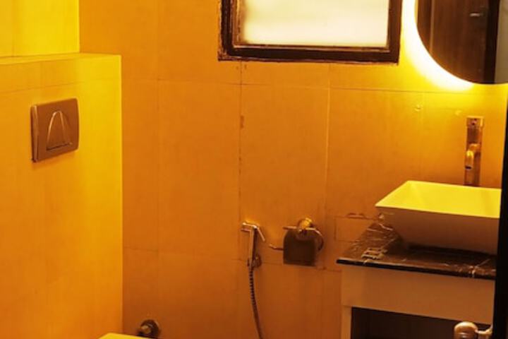 Room 54 of 69