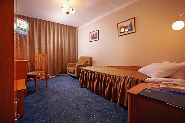Room 12 of 65