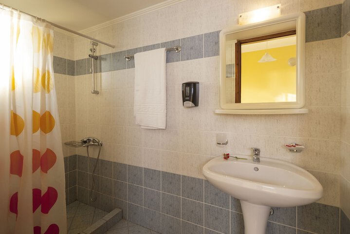 Room 13 of 22