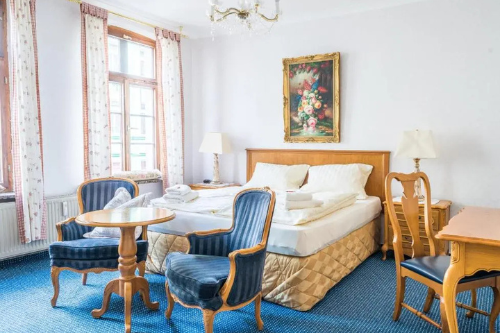 HOTEL ZUR TRAUBE
