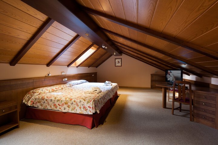Room 3 of 50