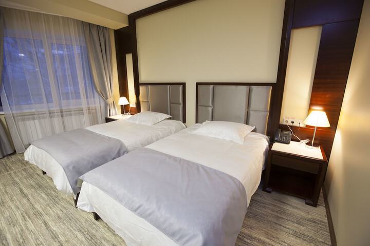 Room 3 of 64