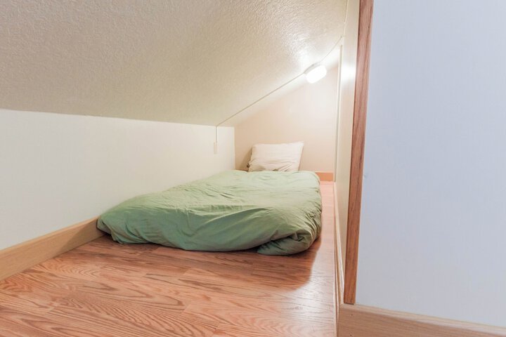 Room 42 of 115
