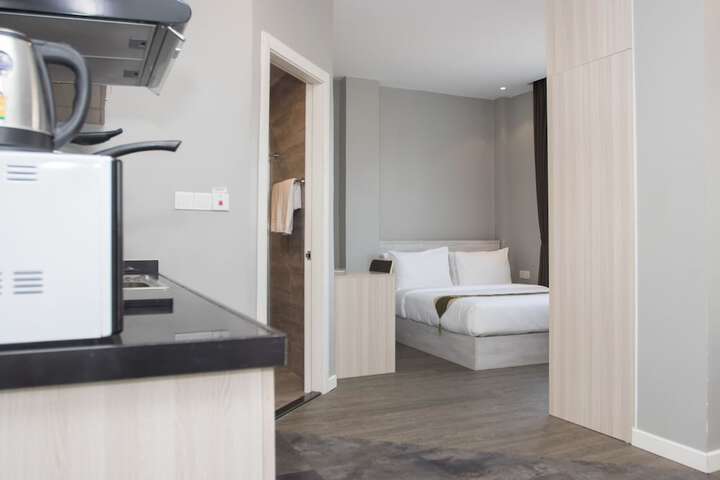 Room 18 of 110