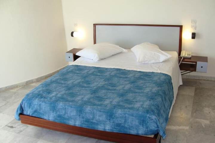 Room 10 of 31