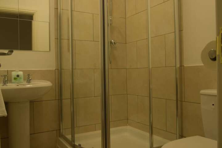Room 7 of 8