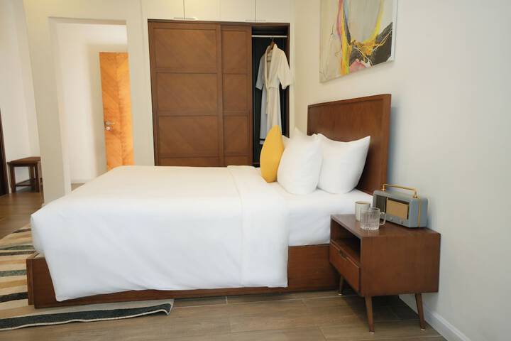 Room 52 of 165