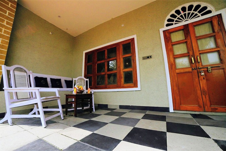 Room 42 of 151