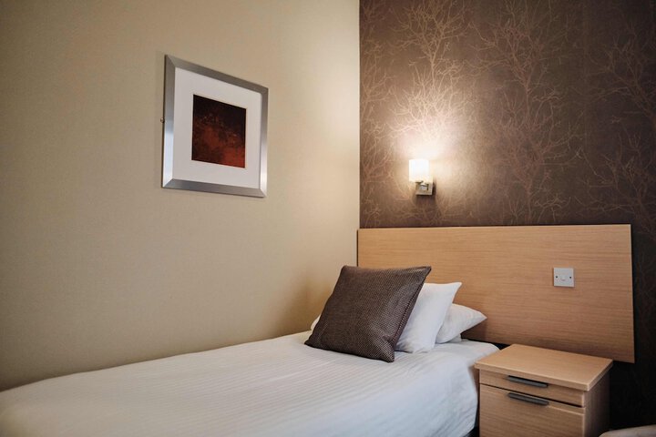 Room 34 of 85