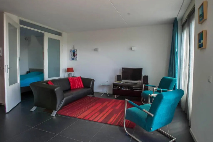 Room 2 of 20
