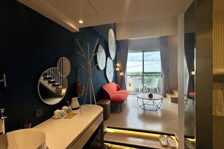 Room 15 of 49