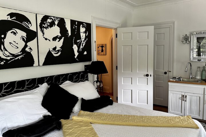 Room 20 of 162