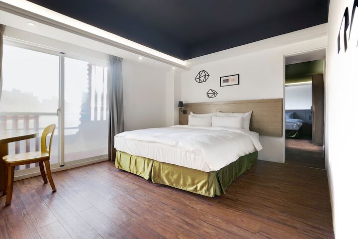 Room 21 of 51