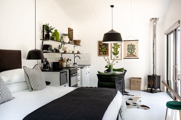 Room 4 of 37