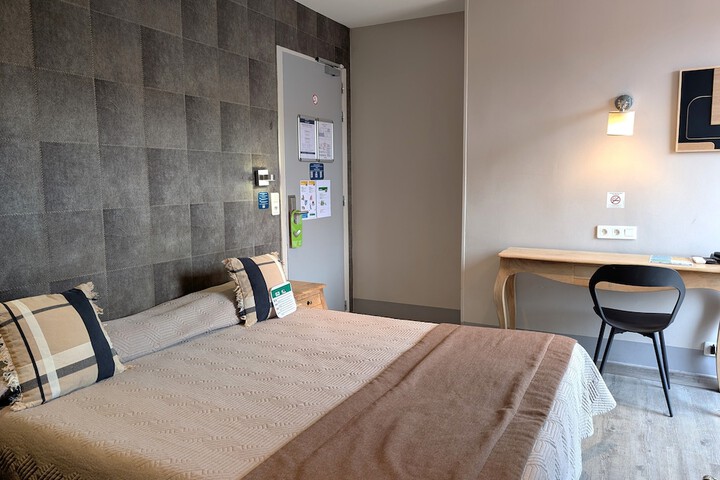 Room 33 of 58
