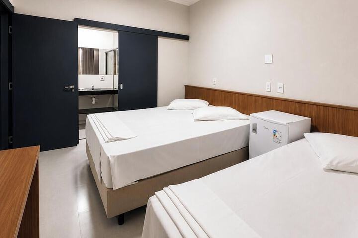Room 7 of 25