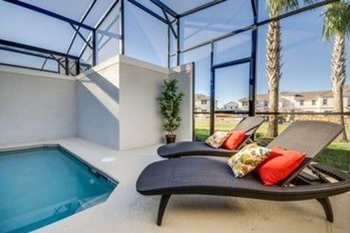 Pool 19 of 24