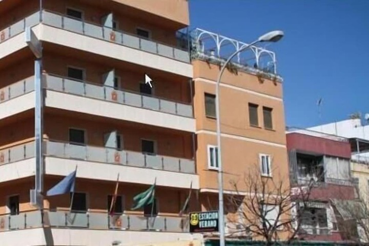 Hotel 33 of 34