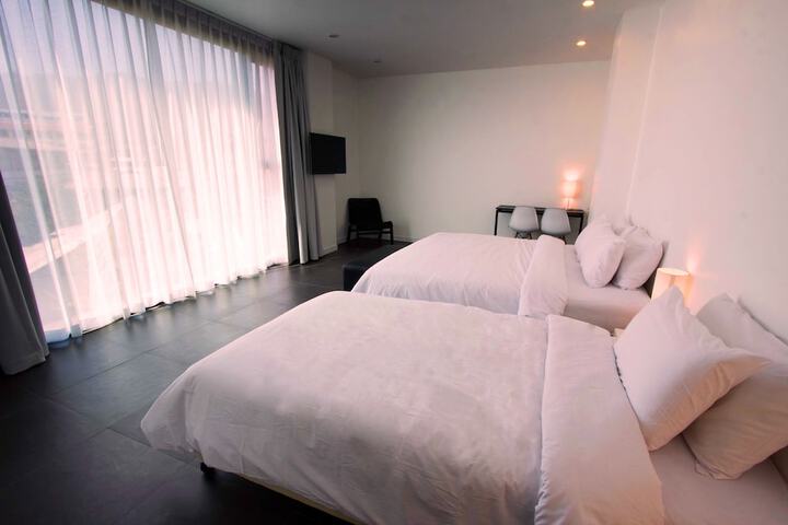 Room 14 of 61
