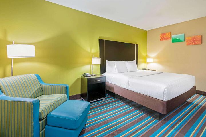 1 King Bed (8 of 22)