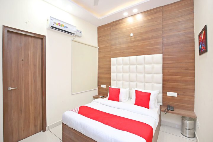 Room 16 of 22