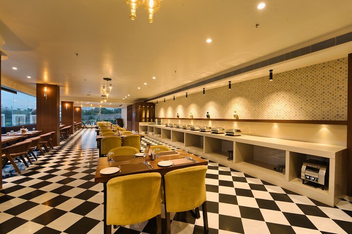 Dining 54 of 77