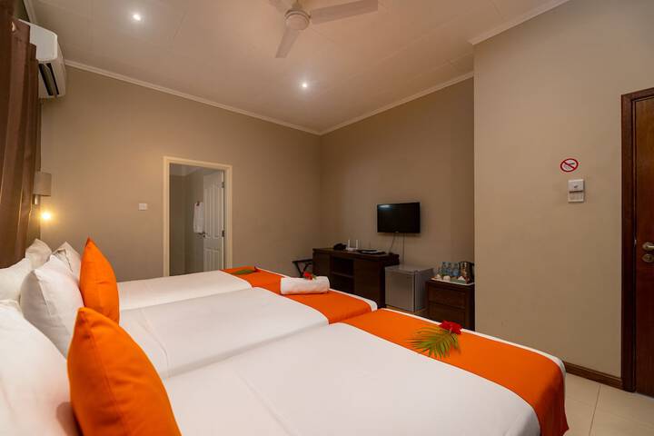 Room 28 of 114
