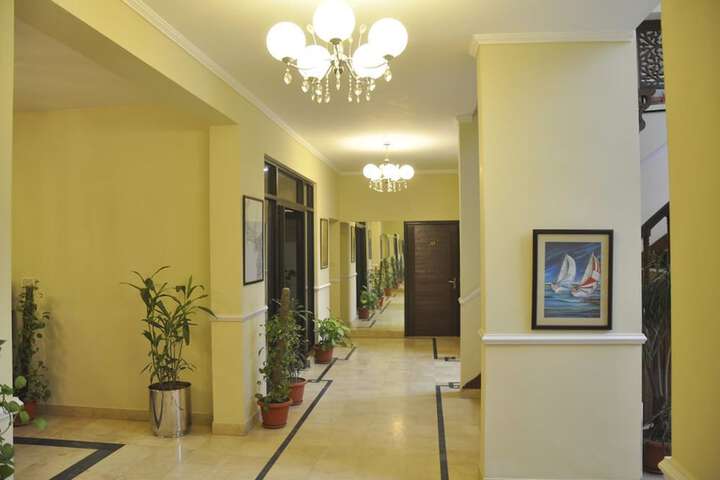 Ballroom/Hall 19 of 22