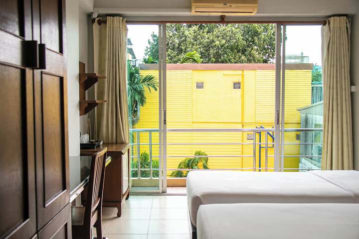 Room 29 of 157