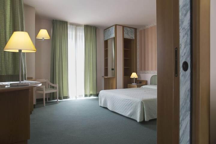 Room 6 of 26