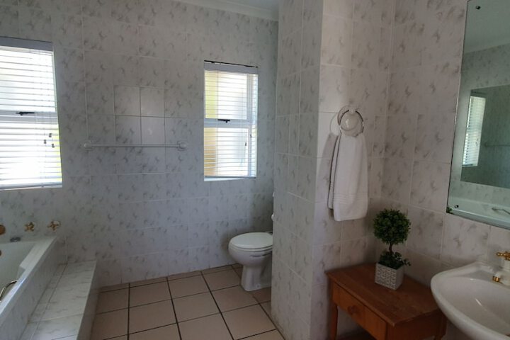 Room 27 of 49