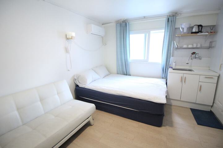 Room 21 of 178