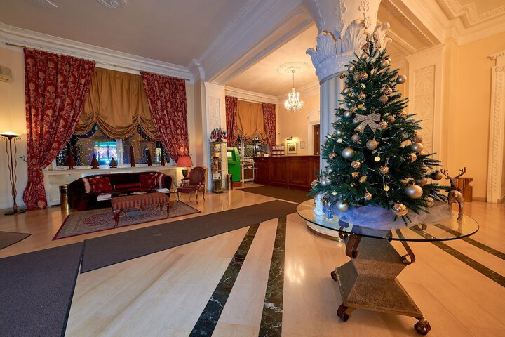 Hotel Interior 5 of 94