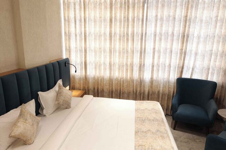 Room 3 of 11