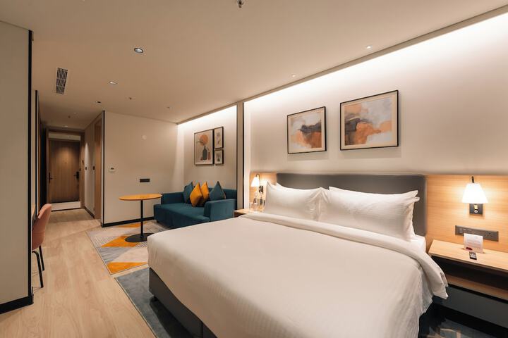 Room 35 of 78