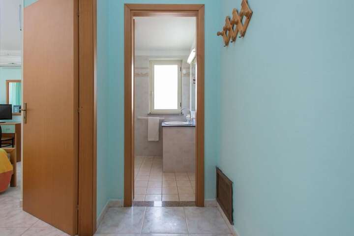 Room 14 of 89
