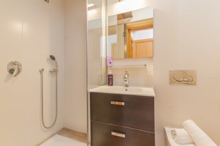 Room 3 of 30