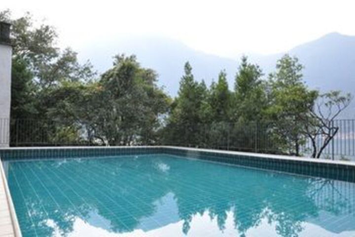 Pool 34 of 40