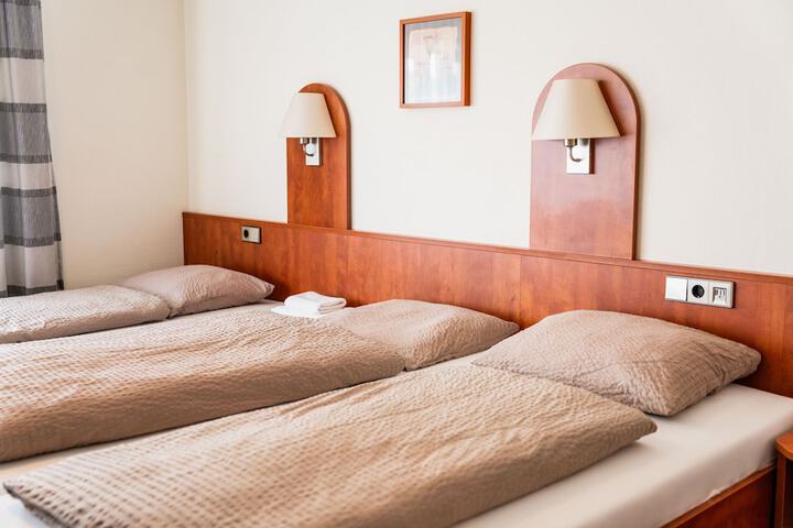 Room 13 of 112