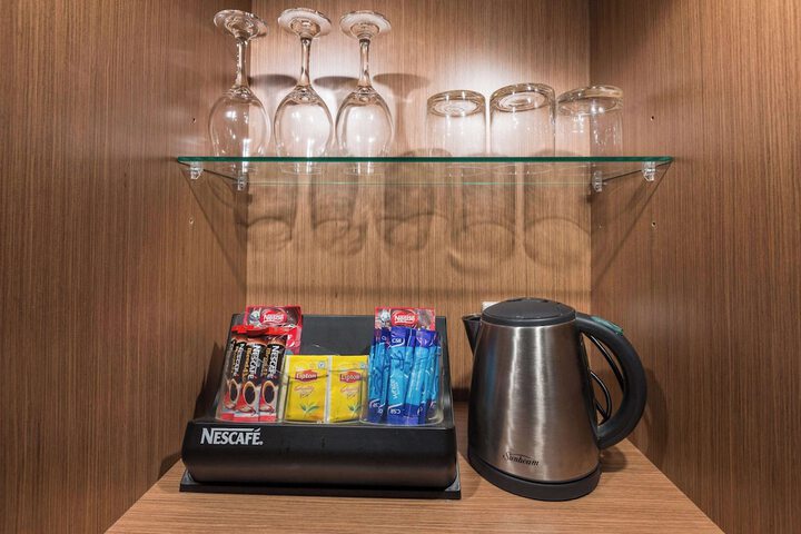 Breakfast/Coffee Service 21 of 44